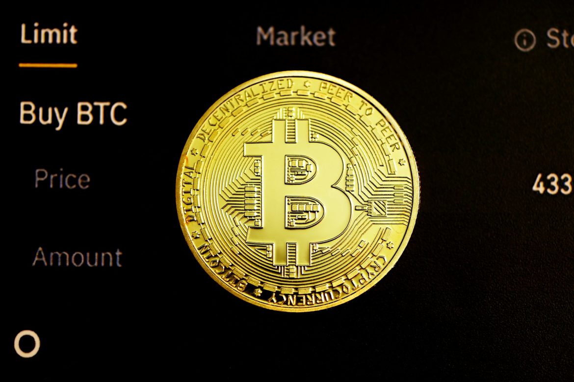 Bitcoin On-Chain Activity Slumps Below 365-Day Average Bitcoin On-Chain Activity Slumps Below 365-Day Average