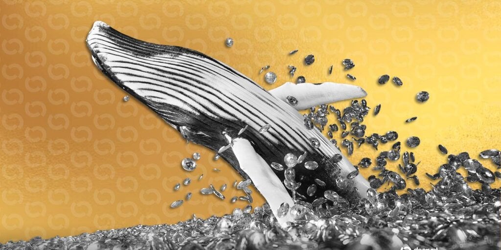 Is Smart Money Exiting? Whales Dump Solana, Aave, and Aster Decrypt logo